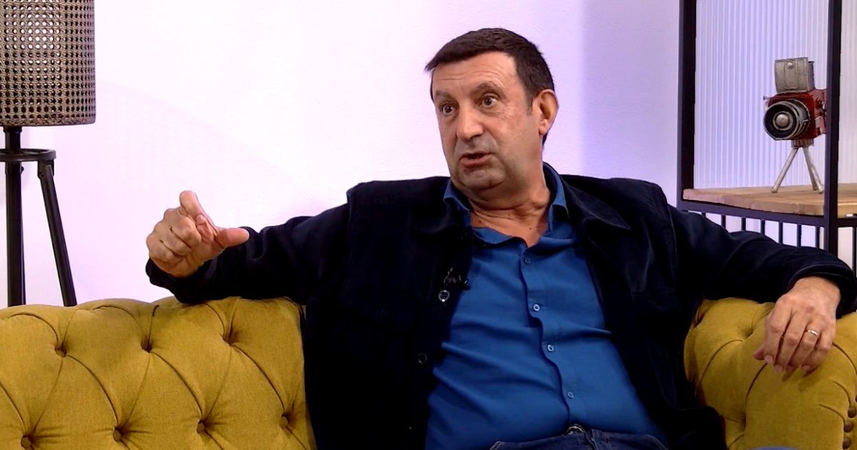 El personatge de Veschi va ser descobert cassualment per Navarro en cartes arxivístiques del comte de Santa Coloma, revelant una figura clau en la contrarevolta de l'oligarquia tortosina i el canvi de posició del capítol de la Seu.