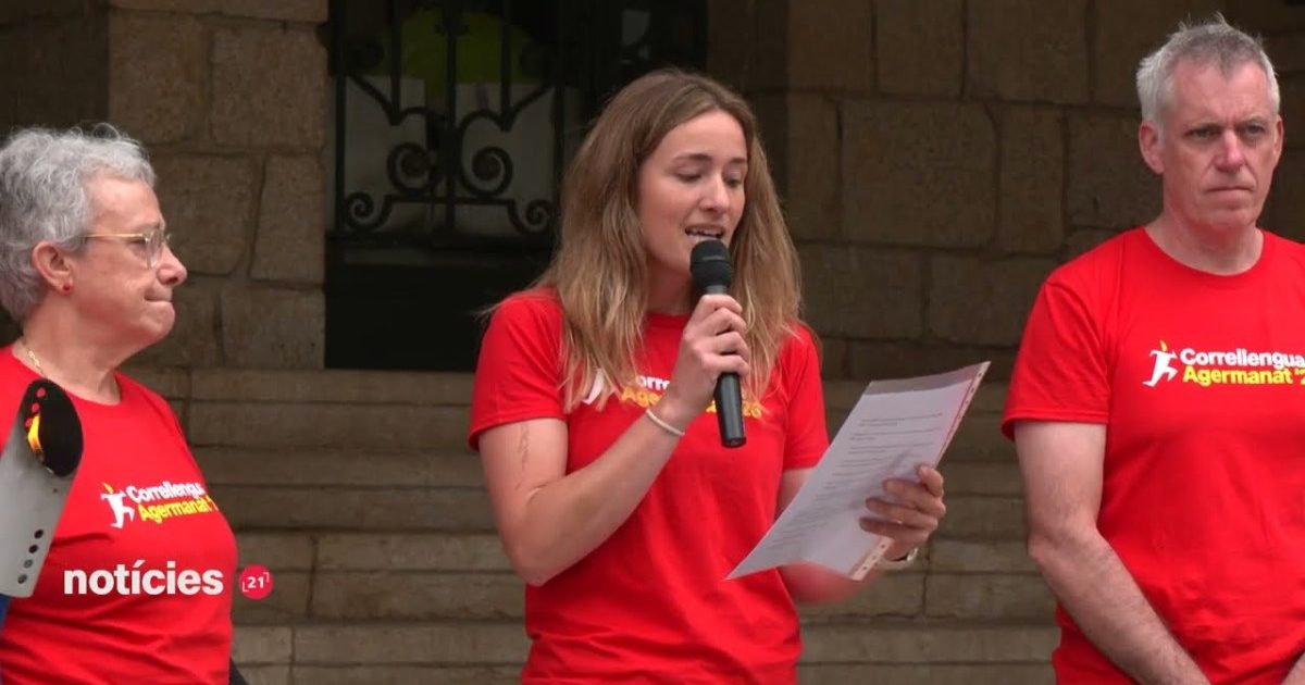 A Amposta s'ha rebut la flama del Correllengua i s'ha llegit el manifest d'aquesta mobilització cultural, social i esportiva que uneix tots els territoris de parla catalana.