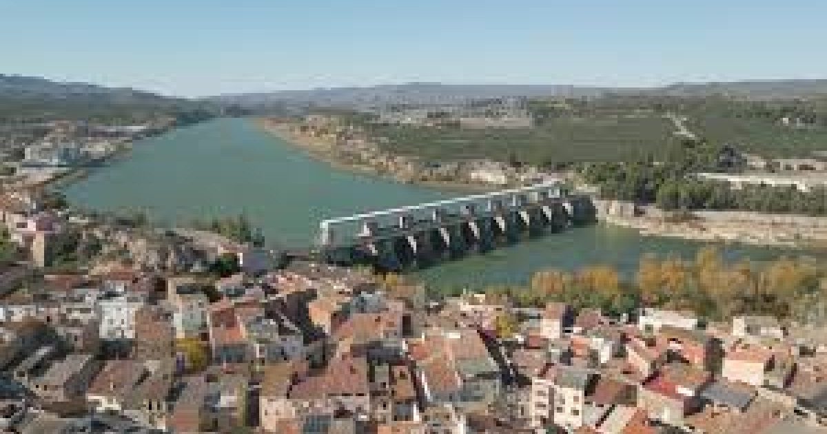 La central funcionaria com a sistema d'emmagatzematge de gran capacitat amb dues fases de construcció, comptant amb dos nous embassaments en circuit tancat i vuit turbines-bomba reversibles.