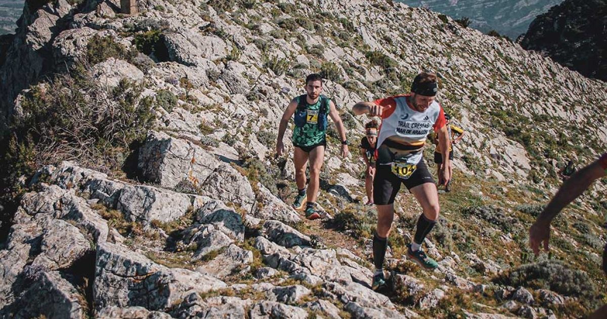 La prova es desenvolupa al Parc Natural dels Ports amb sortida i arribada a Horta de Sant Joan, passant per llocs emblemàtics com la Mola d'Atans, Tossal d'Engrilló i muntanya de Santa Bàrbara