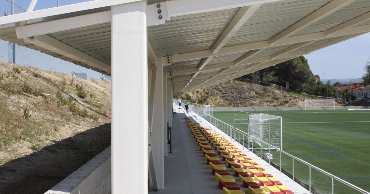 L'alcalde de Roquetes, Ivan Garcia, i el president del CD Roquetenc, Ramon Gas, han destacat la importància d'aquesta transformació per a la ciutat i per a l'entitat.