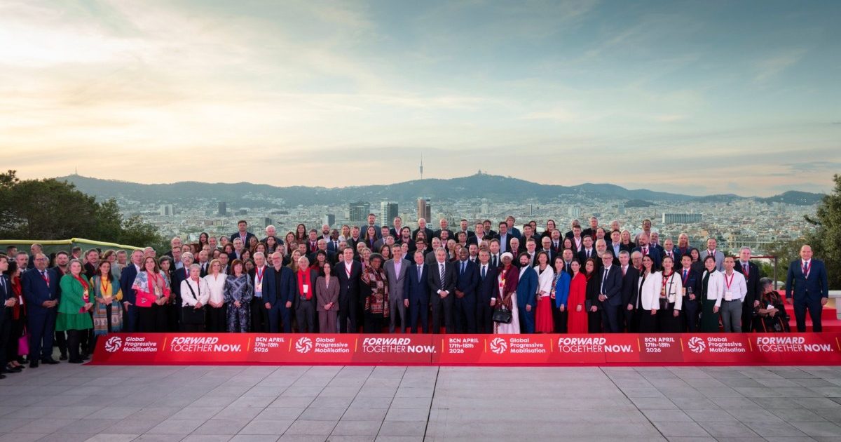 El pavelló vuitè de Fira de Barcelona va acollir més de sis mil persones a la cimera internacional organitzada per partits de les esquerres europees per frenar l'auge de l'extrema dreta.